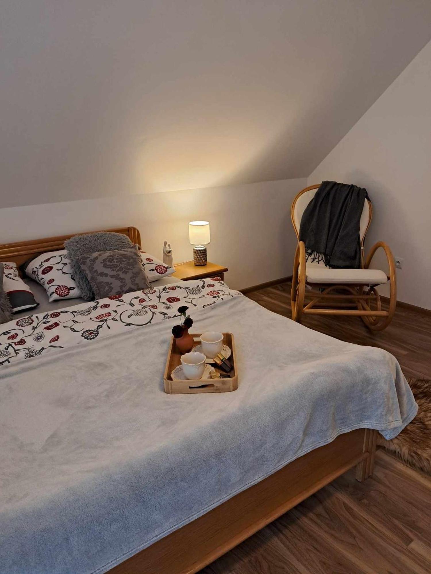 Apartamento Zakatek Pienin Grywald Habitación foto